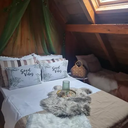 Vikendica Pahuljica