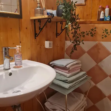 Vikendica Pahuljica Holiday home *