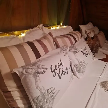 Vikendica Pahuljica *